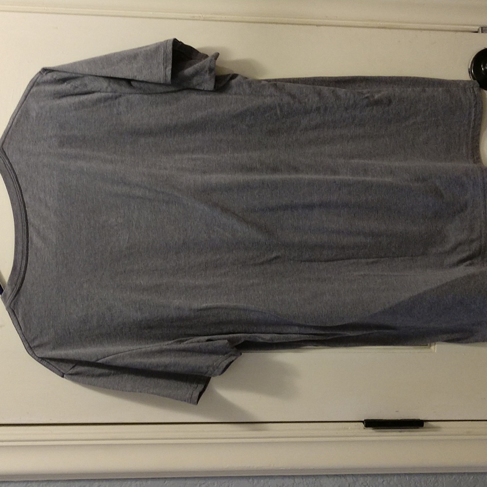 Tshirt - Picture 2 of 2